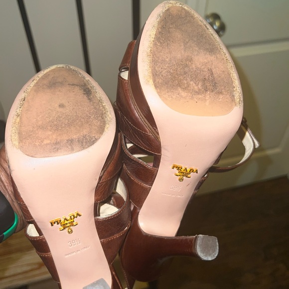 Prada - Picture 5 of 5